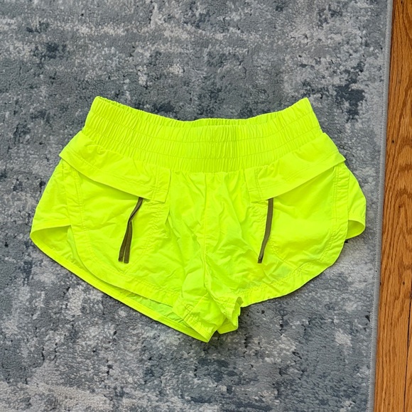 NWOT! FP Movement Above and Beyond Shorts in Highlighter, Women’s XS - Picture 2 of 5
